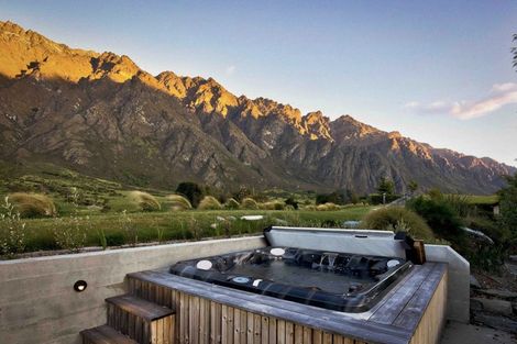 Photo of property in 6 Stockyard Lane, Jacks Point, Queenstown, 9371