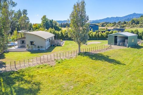 Photo of property in 523 Arapaepae Road, Ohau, Levin, 5570