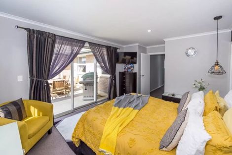 Photo of property in 21 Shillingford Boulevard, Rolleston, 7615