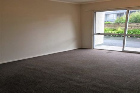 Photo of property in 1/3 Tralee Place, Hillcrest, Hamilton, 3216