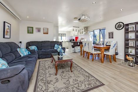 Photo of property in 1/52 Sikkim Crescent, Clover Park, Auckland, 2019