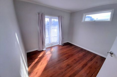 Photo of property in 2/35 Neal Avenue, Glenfield, Auckland, 0629