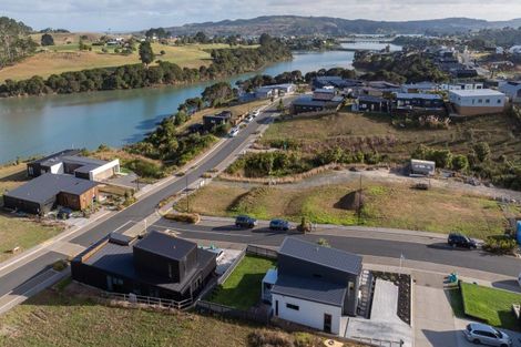 Photo of property in 2 Taeore Lane, Raglan, 3225