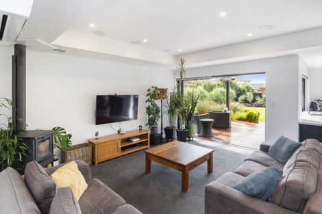 Photo of property in 17 Chipping Lane, Redwood, Christchurch, 8051