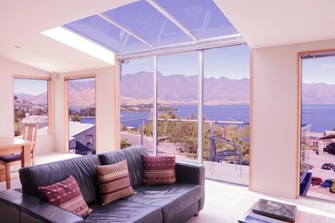 Photo of property in 12a Sainsbury Road, Fernhill, Queenstown, 9300