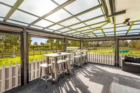 Photo of property in 278 Boord Crescent, Kumeu, 0891