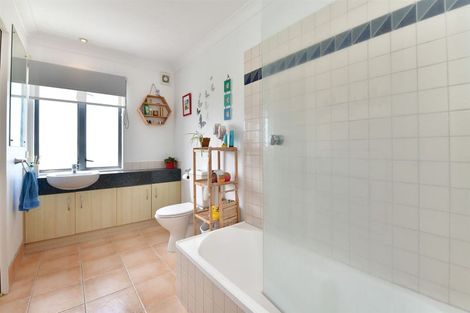 Photo of property in 11 Alverna View, Gulf Harbour, Whangaparaoa, 0930