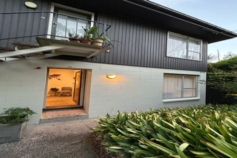 Photo of property in 37 West Lynn Road, Titirangi, Auckland, 0604
