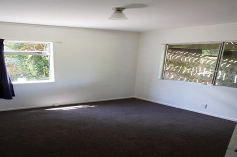 Photo of property in 15b Chetwode Grove, Newlands, Wellington, 6037