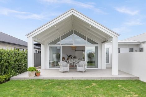 Photo of property in 25 Grooby Place, Havelock North, 4130