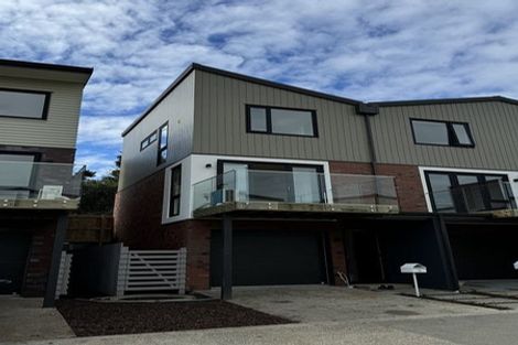 Photo of property in 16 Te Puketoka Lane, Mangere, Auckland, 2022