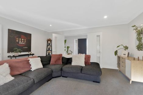 Photo of property in 19 Franklin Drive, Rangiora, 7400