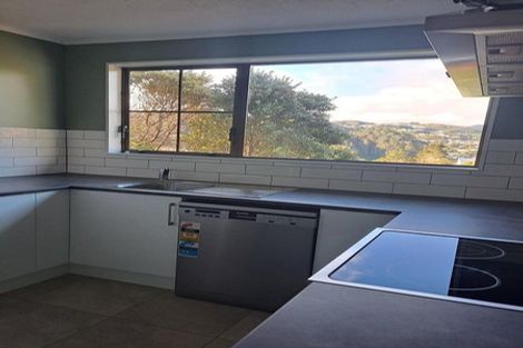 Photo of property in 67ab Thurleigh Grove, Karori, Wellington, 6012