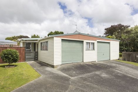 Photo of property in 1 Capri Place, Awapuni, Palmerston North, 4412