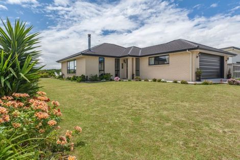 Photo of property in 7 Oxnam Place, Foxton Beach, Foxton, 4815