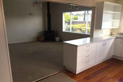 Photo of property in 25 Belt Road, Moturoa, New Plymouth, 4310