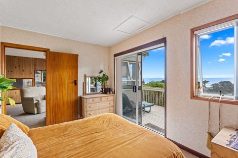 Photo of property in 25 Domain Crescent, Muriwai, Waimauku, 0881