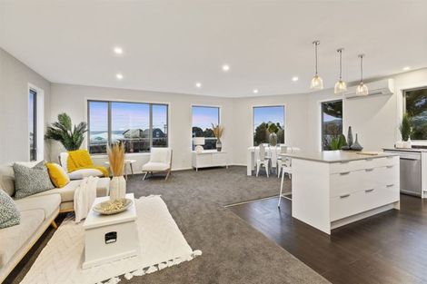 Photo of property in 87 Saint Andrews Road, Plimmerton, Porirua, 5026