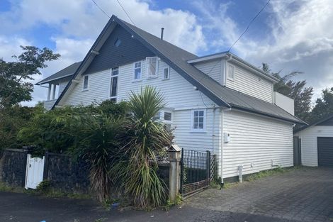 Photo of property in 43 Cameron Street, New Plymouth, 4310