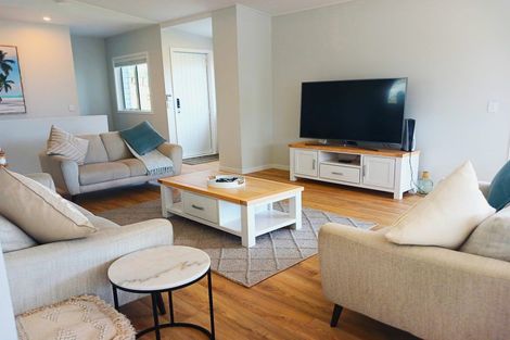 Photo of property in 2 Sunset Heights, Cable Bay, 0420