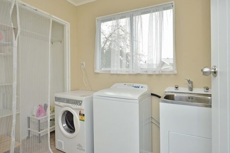 Photo of property in 10 Tait Place, Carterton, 5713