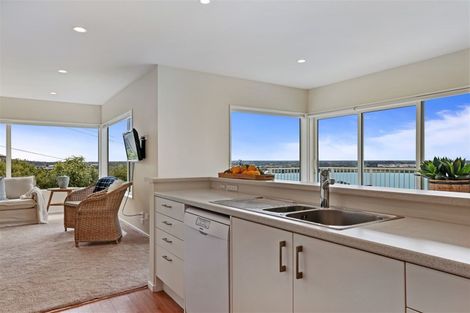 Photo of property in 43 Saint Andrews Hill Road, Mount Pleasant, Christchurch, 8081