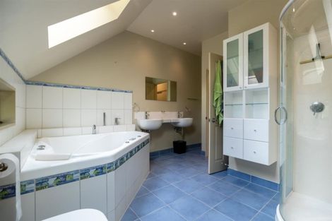 Photo of property in 74 Bills Way, Wanaka, 9305