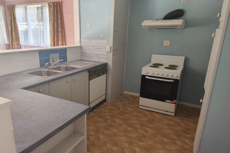 Photo of property in 31 Dundale Avenue, Blockhouse Bay, Auckland, 0600