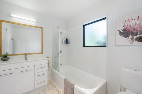 Photo of property in Casa Bella, 1/427 Albany Highway, Albany, Auckland, 0632