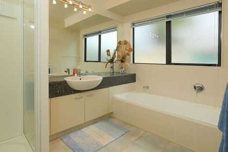 Photo of property in 21 Checkerberry Court, Henderson, Auckland, 0612