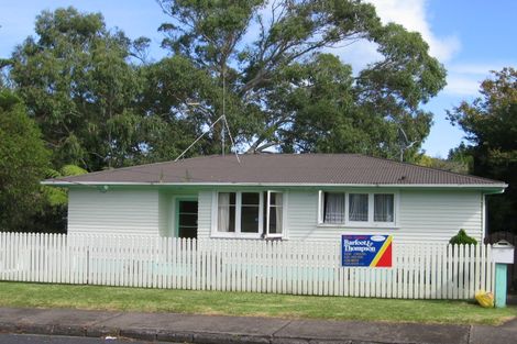 Photo of property in 4 Kingdale Road, Henderson, Auckland, 0610
