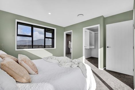 Photo of property in 6 Oliver O'leary Way, Westown, New Plymouth, 4310