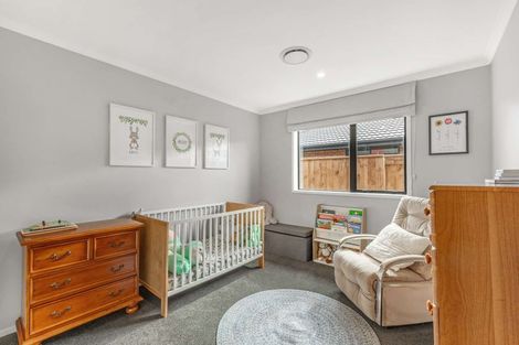 Photo of property in 2 Atutahi Street, Hurdon, New Plymouth, 4310