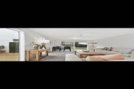 Photo of property in 1/2 Kenderdine Road, Papatoetoe, Auckland, 2025