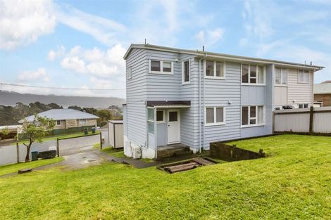 Photo of property in 1b Durham Street, Cannons Creek, Porirua, 5024