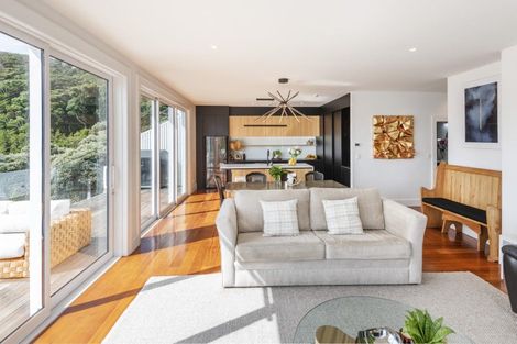 Photo of property in 10 Oriental Terrace, Mount Victoria, Wellington, 6011