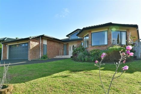 Photo of property in 8 Kath Hopper Drive, Orewa, 0931