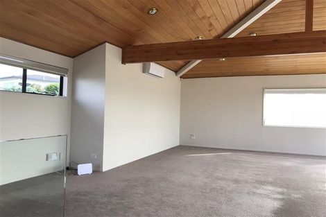 Photo of property in 18 Savoy Road, Orewa, 0931