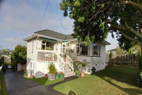 Photo of property in 1/22 Knights Road, Rothesay Bay, Auckland, 0630