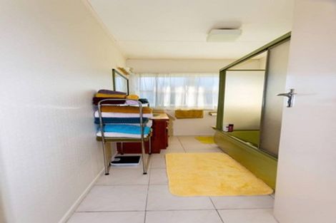 Photo of property in 5 Braebank Lane, Te Atatu South, Auckland, 0610