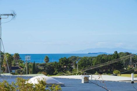 Photo of property in 17 Penning Road, Milford, Auckland, 0620