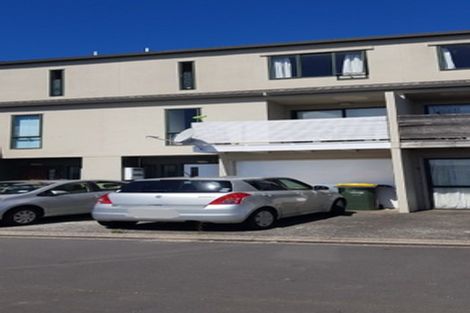 Photo of property in Lynn Park Terrace, 13/12 Ambrico Place, New Lynn, Auckland, 0600