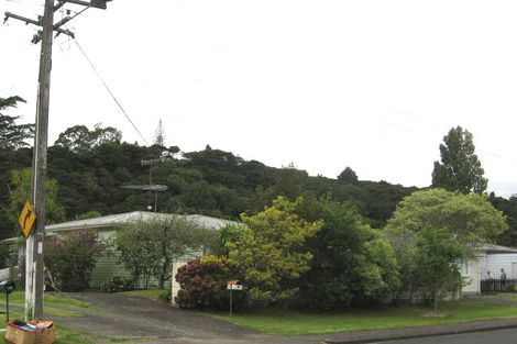 Photo of property in 25 Lauderdale Road, Birkdale, Auckland, 0626