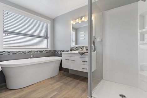 Photo of property in 61 Armstrong Avenue, Carterton, 5713