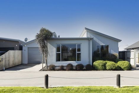 Photo of property in 3 Glenbarr Lane, Broomfield, Christchurch, 8042