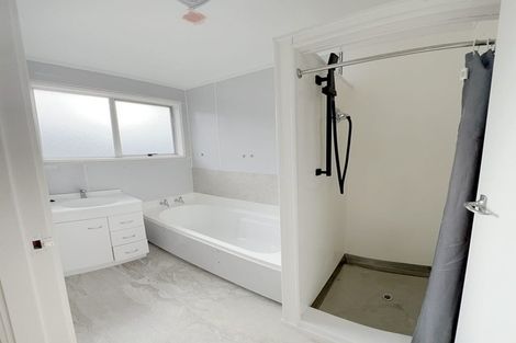 Photo of property in 5 Kilcar Place, Massey, Auckland, 0614