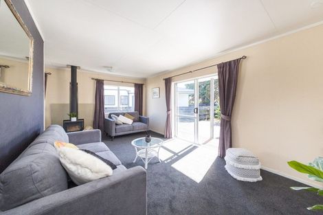 Photo of property in 19b Hilton Grove, Kelvin Grove, Palmerston North, 4414