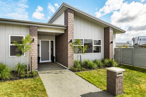 Photo of property in 7 Grooby Place, Havelock North, 4130