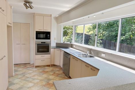 Photo of property in 17 Sumich Place, West Harbour, Auckland, 0618