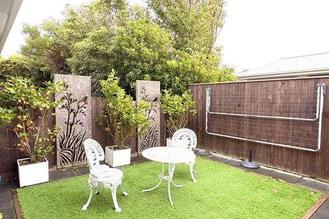 Photo of property in 19a Colchester Crescent, Newlands, Wellington, 6037